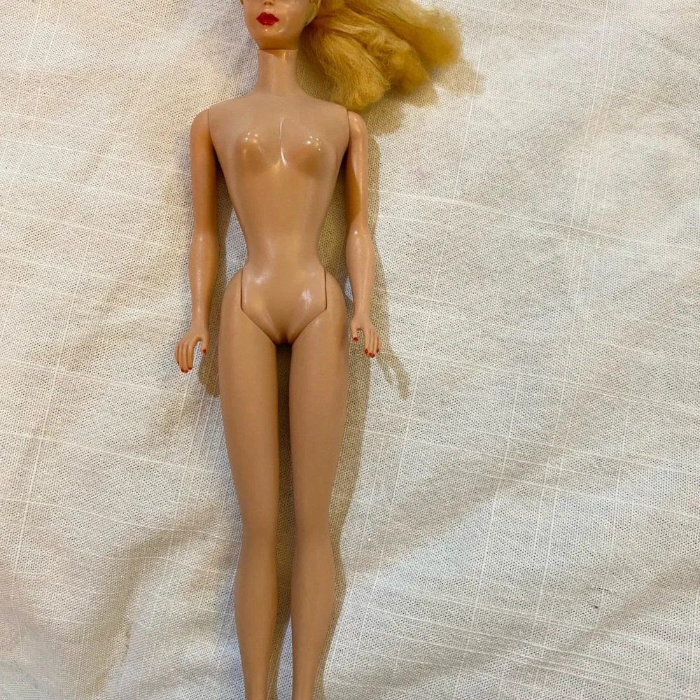 Original 1960s blonde ponytail number four Barbie - Picture 4 of 7